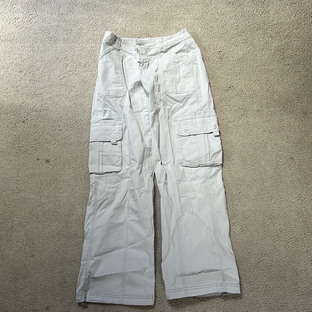 Size 3 Garage cargo pants in off white. Brand new never worn.